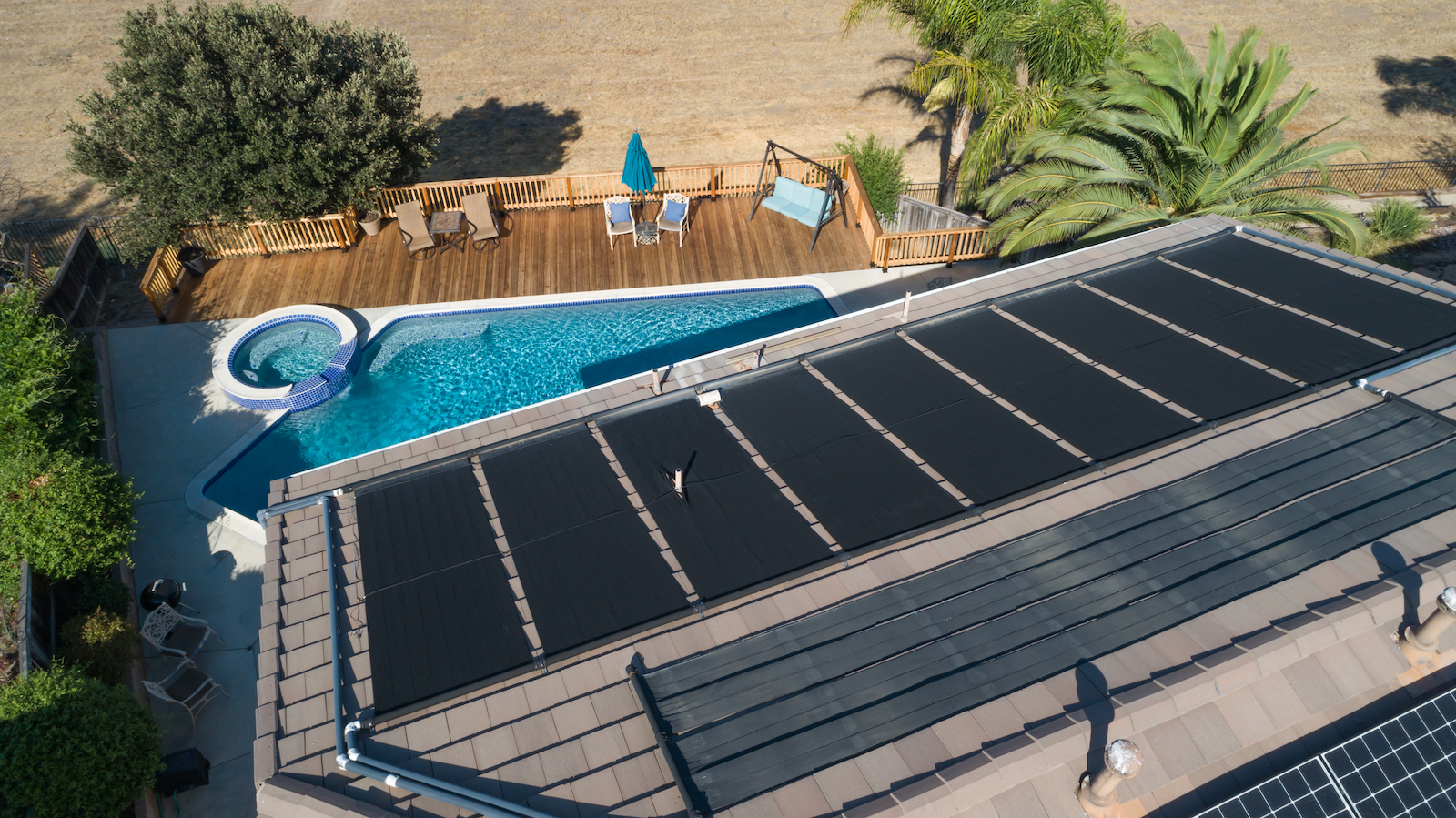 collecteurs solaires pour chauffage d'une piscine